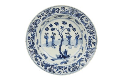 Lot 12 - A CHINESE BLUE AND WHITE 'LADIES' BASIN.