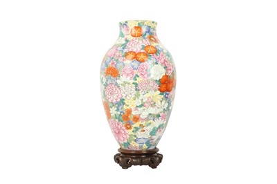 Lot 636 - A CHINESE FAMILLE ROSE 'MILLEFLEURS' VASE.
