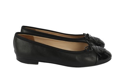 Lot 439 - Chanel Black CC Ballerina Pump - Size 36.5