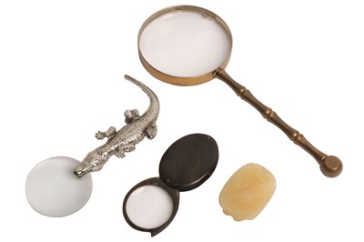 Lot 71 - A BRASS MAGNIFYING GLASS, 20TH CENTURY