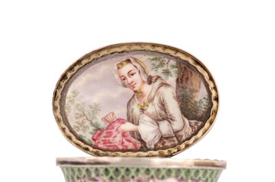 Lot 100 - A mid-18th century German porcelain snuff box, circa 1760