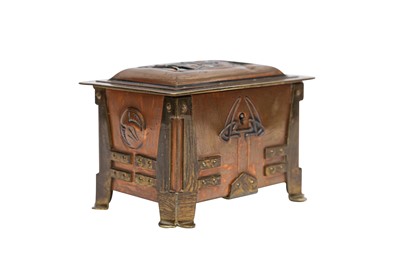 Lot 188 - AN ART NOUVEAU JUGENDSTILL COPPER AND ENAMELLED JEWELLERY CASKET