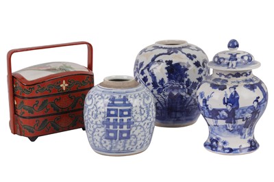 Lot 645 - A CHINESE BLUE AND WHITE BALUSTER VASE AND COVER, 20TH CENTURY
