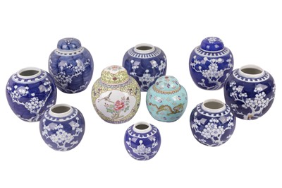 Lot 646 - A PAIR OF CHINESE BLUE AND WHITE PORCELAIN GINGER JARS, LATE 20TH CENTURY