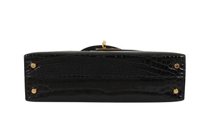 Lot 301 - λ Hermes Black Shiny Alligator Mini Kelly II 20