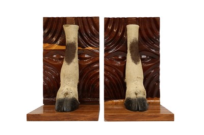 Lot 164 - TAXIDERMY: A PAIR OF GEMSBOK ORYX HOOF AND LEG BOOKENDS