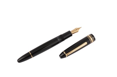 Lot 56 - A GERMAN MONTBLANC MEISTERSTUCK FOUNTAIN PEN NUMBERED 146
