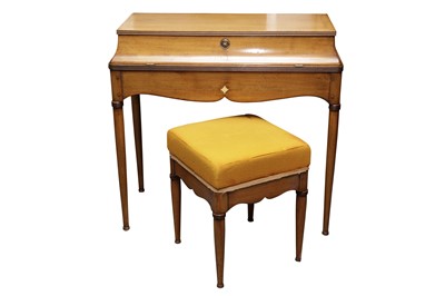 Lot 177 - A CONTINENTAL WALNUT DRESSING TABLE