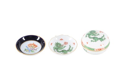 Lot 339 - A MEISSEN PORCELAIN DOMED BOX AND COVER, 20TH CENTURY