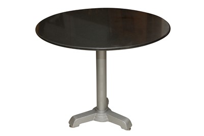 Lot 367 - A CONTEMPORARY CIRCULAR BLACK GRANITE TABLE