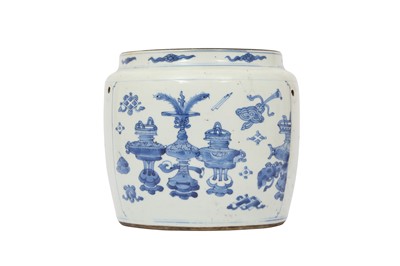 Lot 15 - A CHINESE BLUE AND WHITE 'HUNDRED ANTIQUES' JARDINIERE.