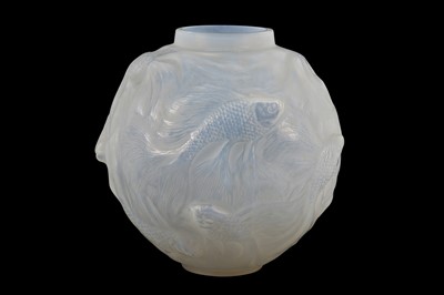 Lot 31 - RENE LALIQUE (FRENCH, 1860-1945)