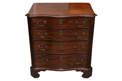 Lot 101 - A GEORGE III MAHOGANY BACHELORS CHEST