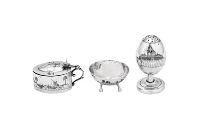 Lot 183 - An early 20th century Iraqi silver and niello three-piece cruet, Omara circa 1927-29