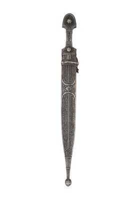 Lot 729 - A CAUCASIAN NIELLOED SILVER DAGGER (KINDJAL)