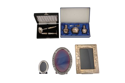 Lot 120 - A MIXED GROUP OF STERLING SILVER