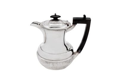 Lot 367 - A George V sterling silver coffee or hot water pot, Sheffield 1922 by Mappin and Webb