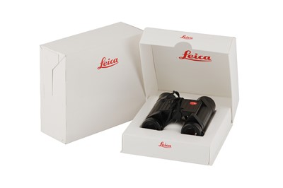 Lot 24 - A Pair of Leica 8x20 BCA Trinovid Binoculars