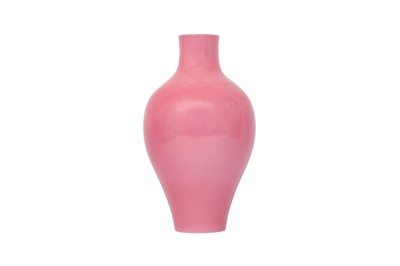 Lot 35 - A CHINESE PINK-ENAMELLED VASE.