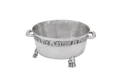 Lot 364 - A George V sterling silver replica ‘Winchester Bushel’ bowl, London 1924 by Frederick James Ross and Sons