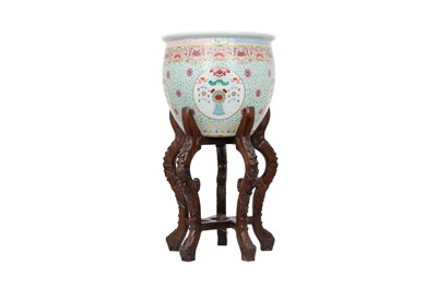 Lot 387 - A LARGE CHINESE FAMILLE ROSE FISHBOWL.