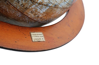 Lot 85 - AN 18TH CENTURY STYLE LIBARY GLOBE (LATE 20th/21st CENTURY)