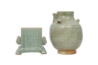 Lot 226 - A CHINESE LONGQUAN CELADON MINIATURE TABLE SCREEN AND A JUG.