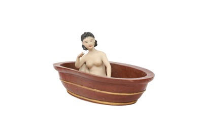 Lot 272 - A CHINESE ‘BATHING LADY’ WASHER.