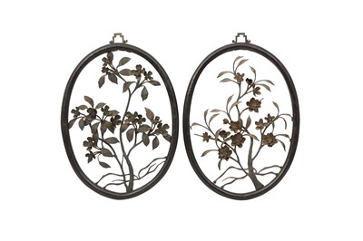Lot 283 - A PAIR OF CHINESE OVAL TIEHUA PANELS.