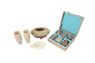 Lot 562 - A GROUP OF CHINESE JADES AND MINIATURE VASES.