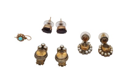Lot 54 - A GROUP OF EARRINGS