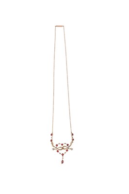 Lot 23 - A GARNET AND SEED PEARL NECKLACE