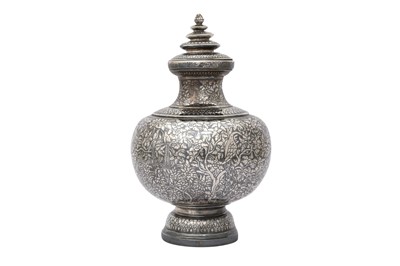 Lot 229 - A THAI NIELLOED SILVER CEREMONIAL VASE