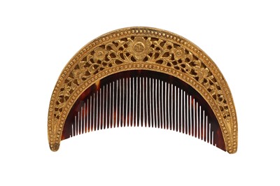 Lot 235 - λ A SINHALESE TORTOISESHELL HAIR COMB WITH GOLD-WASHED FITTING