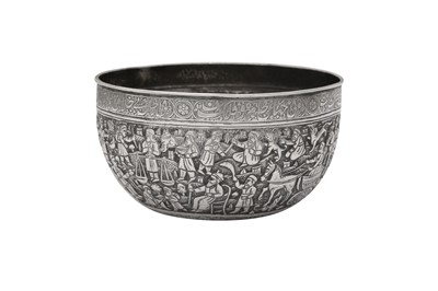 Lot 365 - A SMALL SILVER REPOUSSÉ BOWL WITH FIGURAL DECORATION
