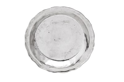 Lot 270 - A 19th / 20th century Spanish colonial unmarked silver dish
