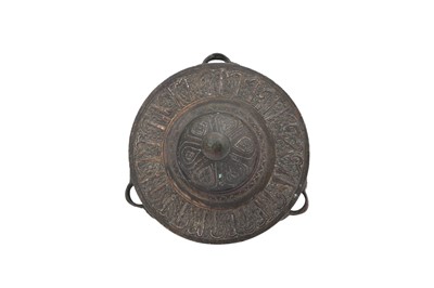 Lot 3 - A SELJUK SILVER AND COPPER-INLAID BRONZE INKWELL LID