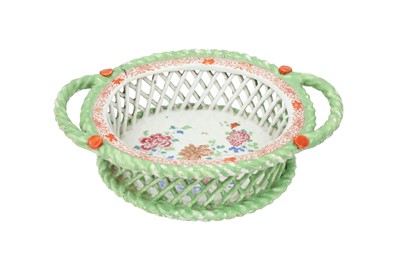 Lot 216 - A CHINESE FAMILLE ROSE BASKET.