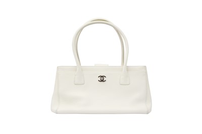 Lot 507 - Chanel White Small Cerf Tote