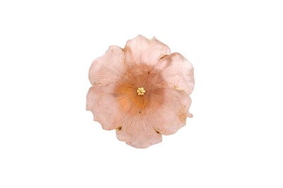 Lot 22 - A FLOWER BROOCH