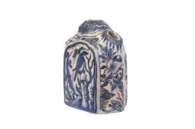 Lot 387 - A PORTABLE BLUE AND WHITE POTTERY QALYAN BOTTLE WITH CHINESE-INSPIRED MOTIFS