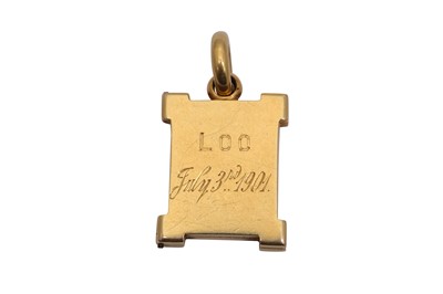 Lot 5 - A LOCKET PENDANT