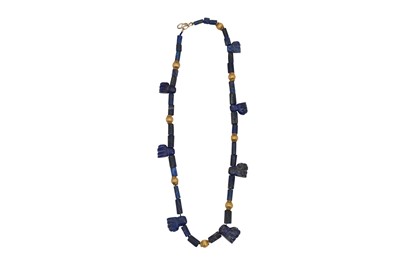 Lot 15 - A LAPIS LAZULI NECKLACE