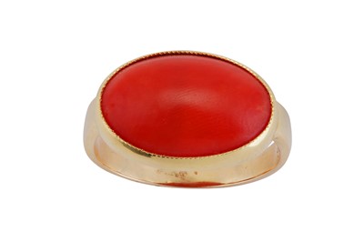Lot 199 - λ A coral ring