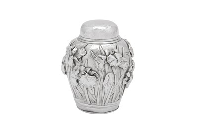 Lot 130 - A late 19th century / early 20th century Japanese silver tea caddy, Yokohama circa 1900