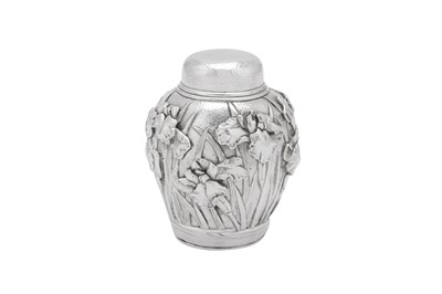 Lot 130 - A late 19th century / early 20th century Japanese silver tea caddy, Yokohama circa 1900
