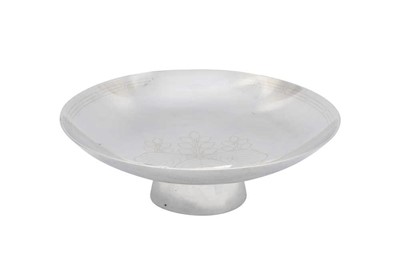 Lot 125 - A mid-20th century Japanese silver dish, circa 1960