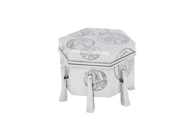 Lot 121 - An early 20th century Japanese silver jewellery box, probably Ikoma circa 1920