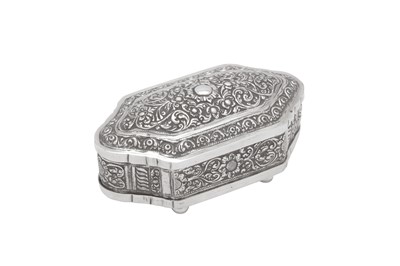 Lot 96 - An early 20th century Ceylonese (Sri Lankan) silver lime box, Kandy circa 1930