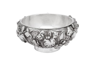 Lot 135 - A late 19th / early 20th century Japanese silver bowl, Yokohama circa 1900